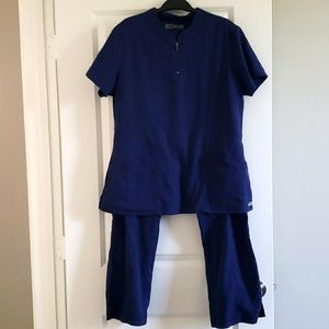 Scrub set